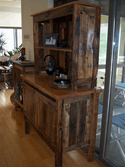 Reclaimed Wood Pallet Furniture